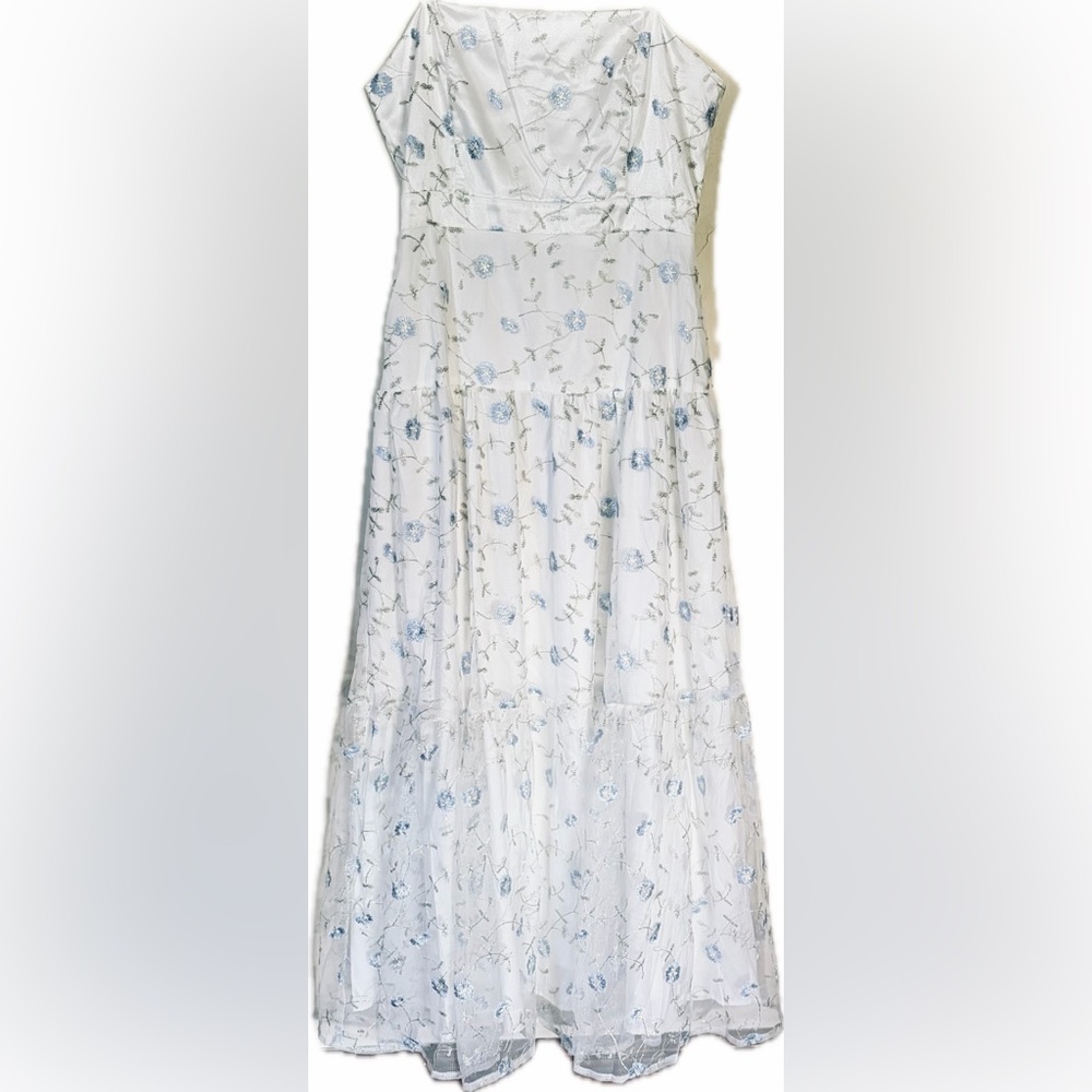 Storia summer dress with Light Blue Floral Embroidery